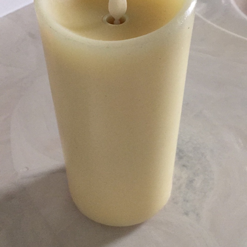 8 inch Luminara flameless candle with fragrances